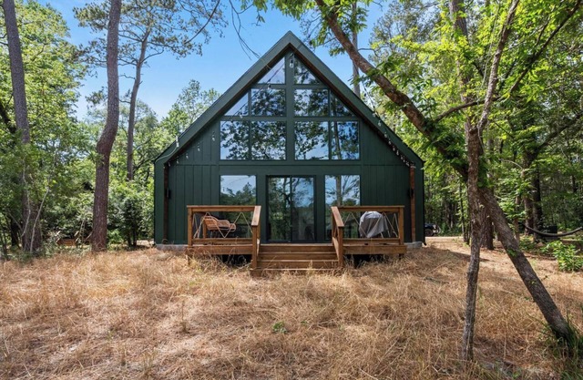 Hummingbird, Luxury Lakefront Cabin at Sam Houston National Forest (Hummingbird)
