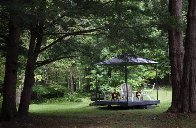 Humphrey Hideaway - Cozy Cottage Near Hinkley Lake