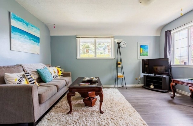 🍯Hunny Bee Inn🐝🌺 Cozy-comfort home surrounded by mountains.