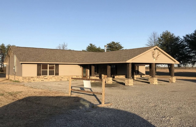 Hunting Lodge north of Augusta, AR