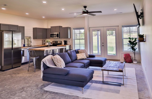 Hunts Bend Private Getaway!