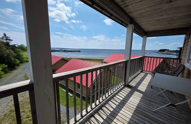 Pent House at Hunts Point Beach Cottages