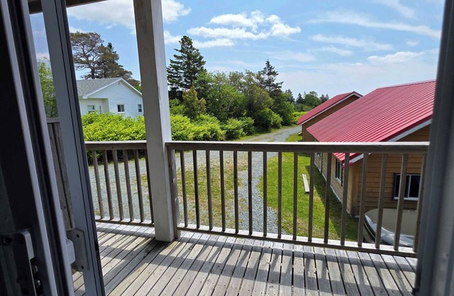 Hunts Point Beachside Suite #11