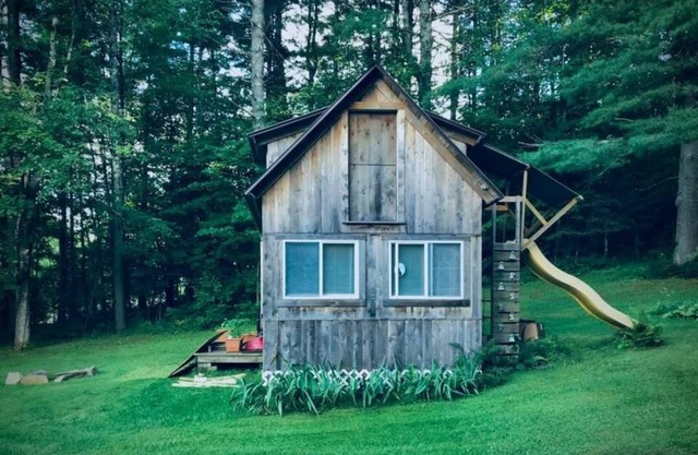 Hut on the Hill at Mountain Pines Vacation Rentals