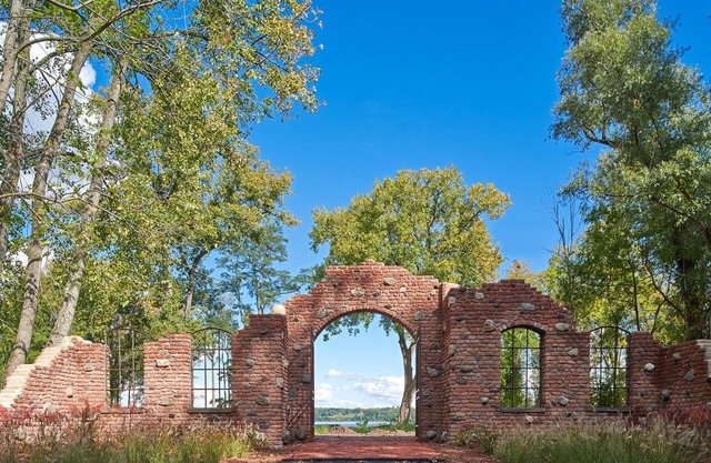 Hutton Brickyards Riverfront Hotel + Venue