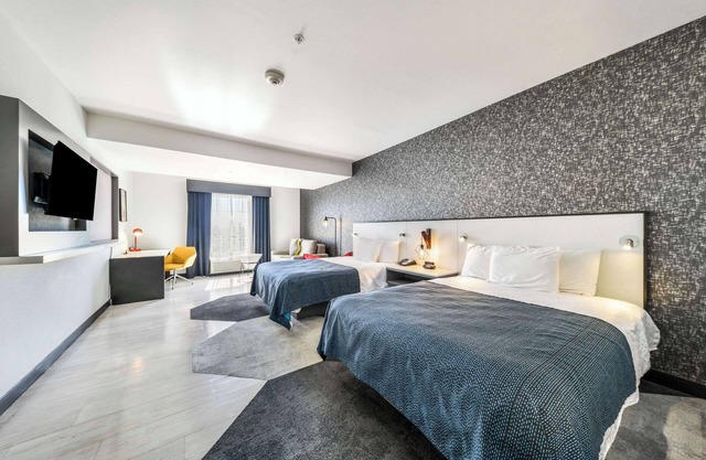 Hy-Lo Hotel, Ascend Hotel Collection
