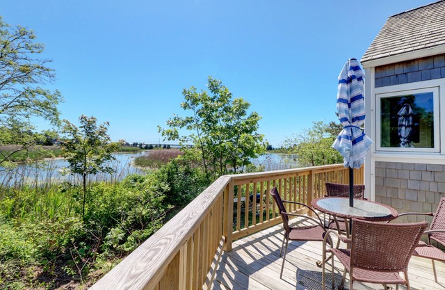 Hyannis Port Cottage with Ocean Views and Access to 3 Beautiful Ocean Beaches!