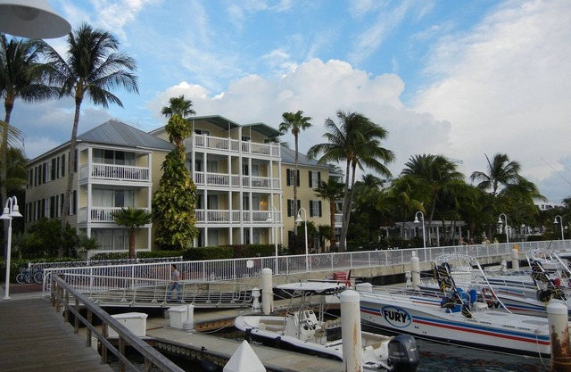 Hyatt Sunset Harbor - ground-floor Studio steps from Duval & Mallory Square