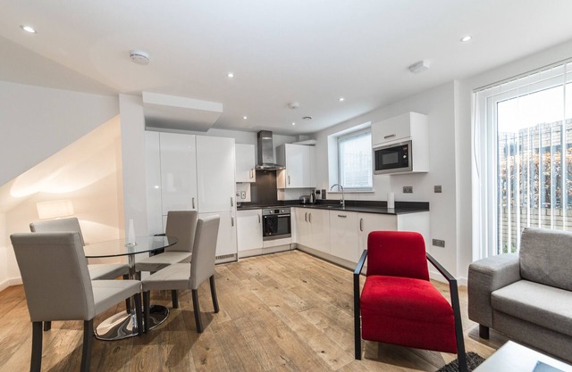 Hybrid Resi Greenwich