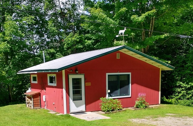 Hyde Park Hideaway: Ein Cottage im Herzen des Skigebiets im Norden von Vermont