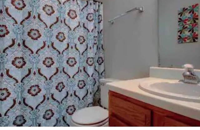 I AM a Quiet, 2BR Townhouse w/ Pets Considered near Downtown