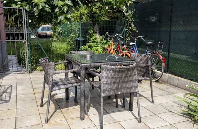 I had to two-room apartment with private garden, for max 4 people