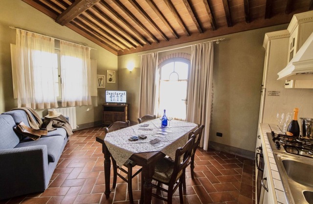 I Piastroni Two-room apartment in residence with pool