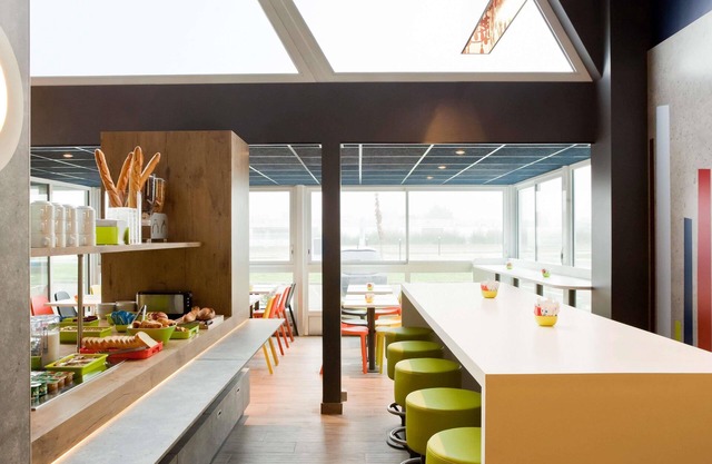 ibis budget Pontault Combault RN4 Marne la Vallée