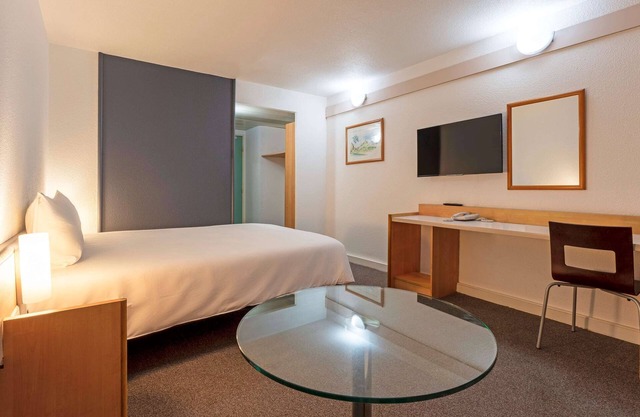 ibis Paris Pantin Eglise