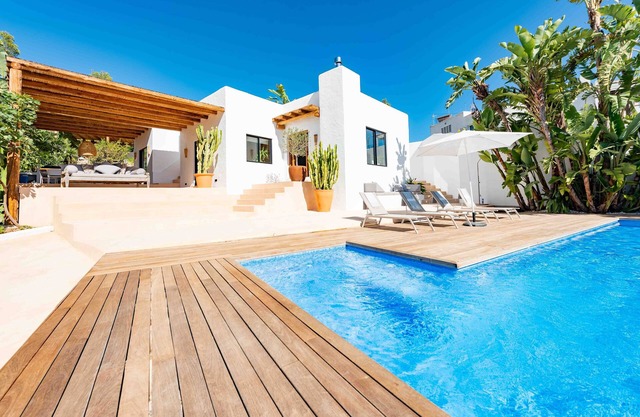 Ibiza villa with fantastic pool and stunning views.