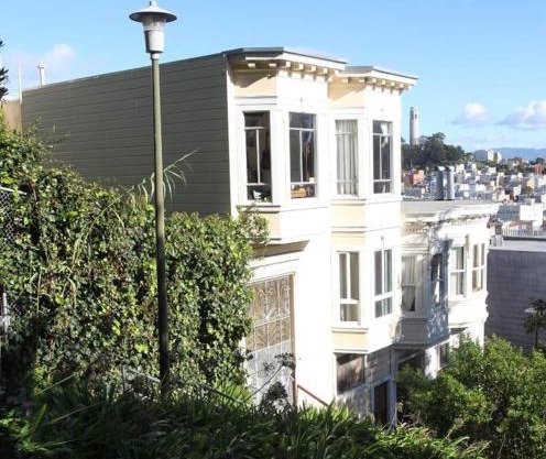 Iconic 3 bedroom with Sweping Bay City Views, 100 Walk Score