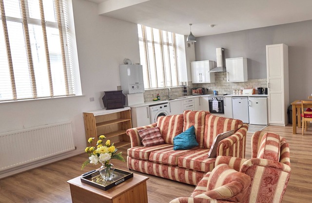 Iconic Apartment in 1906 Dance Hall – Central Littleborough