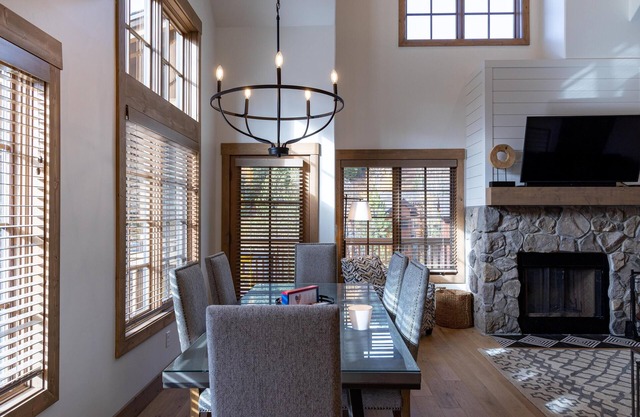 Ideal 2 Bedroom Townhome | Ski in/Ski Out
