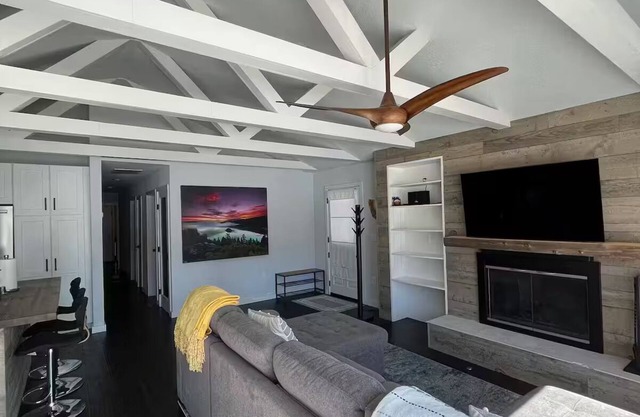 Ideal Escape! Waterfront 2/2 Home in Tahoe Keys