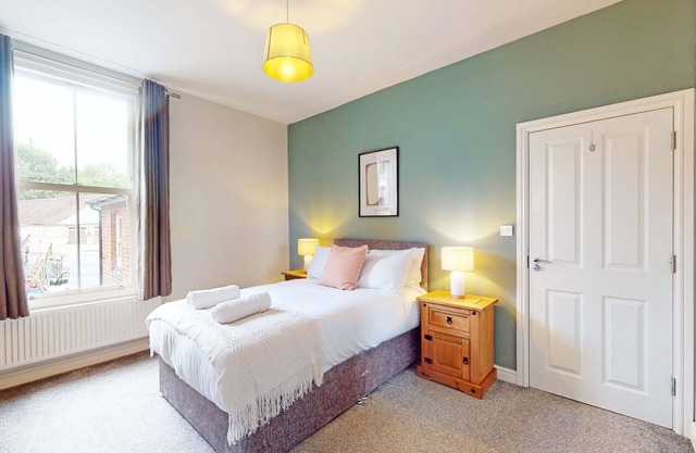 Ideal for Contractors and Groups - 5 Bedroom House