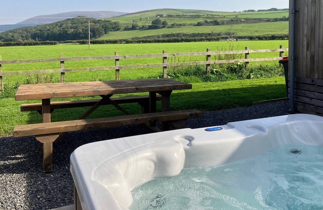 2 bedroom accommodation in Creetown