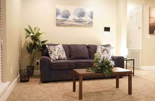Family Friendly Cozy Home Perfect for Working Pros