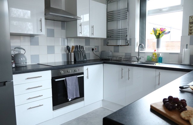 Ferienhaus-Business-Eigenes Badezimmer-Large 3 Bedroom House