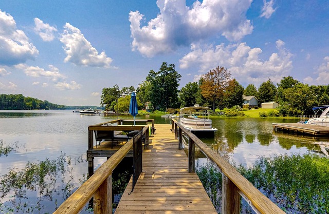 Ideal Lakefront Gem w/ a Private Dock, Free WiFi, Firepit, & On-Site Boat Rental