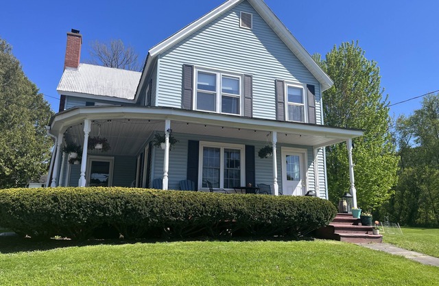 Ideal location, monthly rental in the heart of Richmond, 15min to Burlington