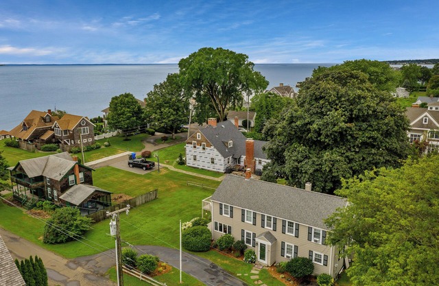 Ideal Madison vacation home just steps to private beach!