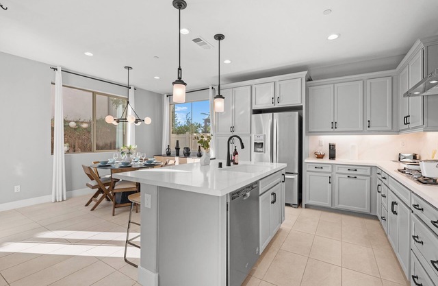 Ideal modern style home 4bd/3ba
