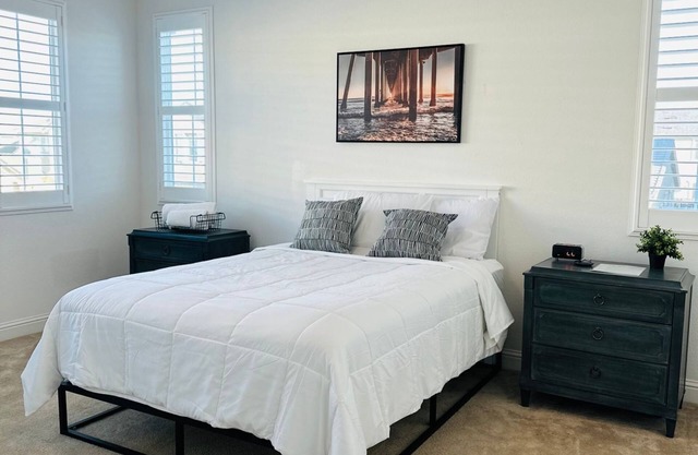 Ideal Monthly Stay: Master Bedroom Near Kaiser Permanente and Travis AFB