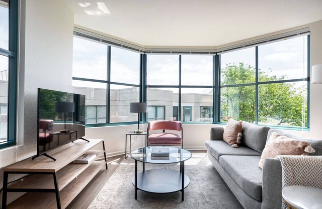 Ideal South Beach 2BR w/ Pool, Tennis, Spa, by Blueground