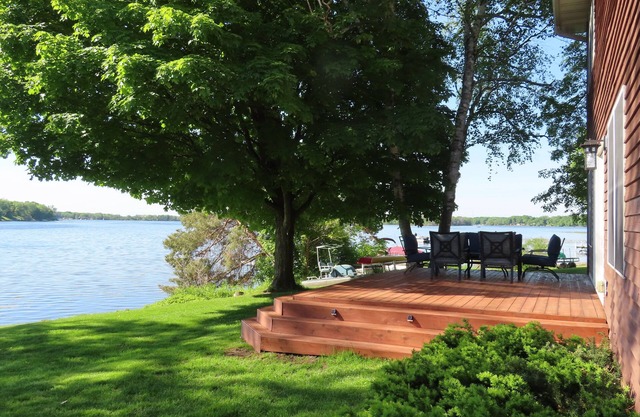 Wunderschön dekorierte Lake Home am Ufer des Rush Lake in der Nähe von Rush City