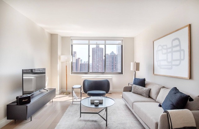 Ideal Ues 1BR w/ Gym, Doorman & Pool, nr Central Park, by Blueground