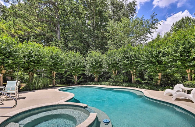 Idyllic Alpharetta Retreat w/ Yoga Studio & Office