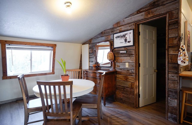 Idyllic apartment near the Tetons and Yellowstone