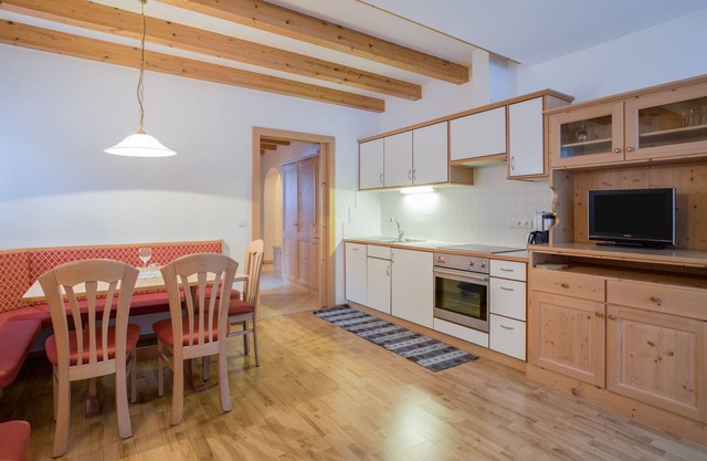 Idyllische Ferienwohnung "Wieserhof Benjamin" mit Balkon, Bergblick & WLAN