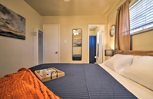 NEW! Idyllic El Paso Retreat ~ 6 Mi to Downtown!