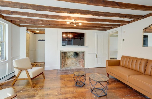 Idyllic Escape with Deck in East Sandwich!