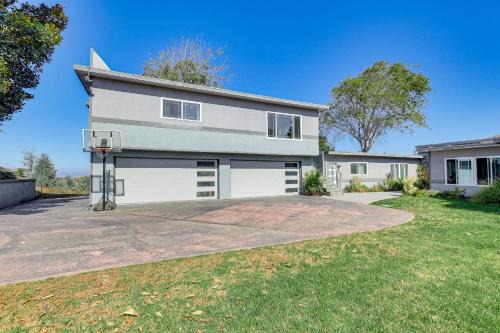 Idyllic Fallbrook Guest House for Families!