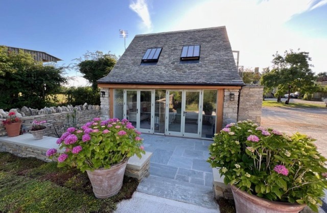 Idyllic secluded hideaway with countryside views