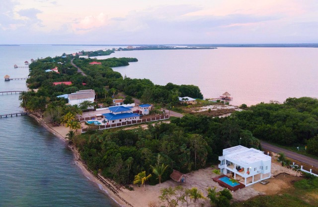 Quiet Beach Home steps to the Caribbean Sea