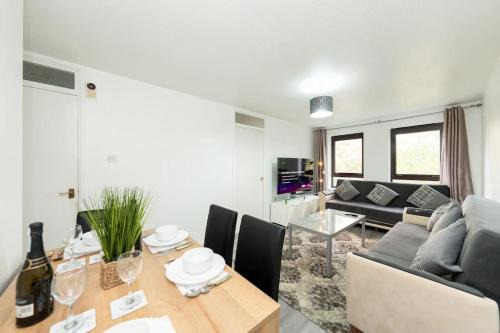 Idyllic Stylish Apartment with Fast Speed Broadband & Free Parking
