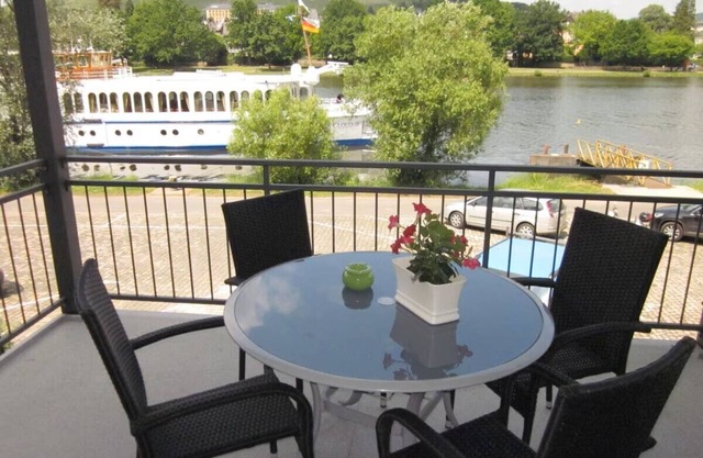 "Idyllische Ferienwohnung direkt am Moselufer in Bernkastel-Kues!"