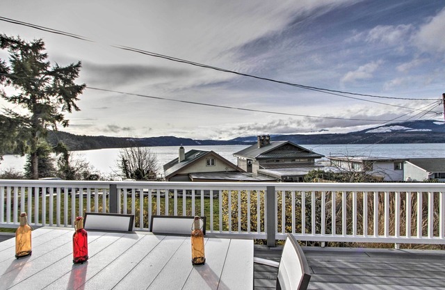 NEU! Waterfront Cottage mit Strand und Blick auf den Sonnenuntergang!