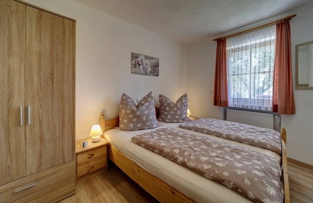 Idyllisch gelegene, helle und moderne 75 qm Erdgeschoss Wohnung