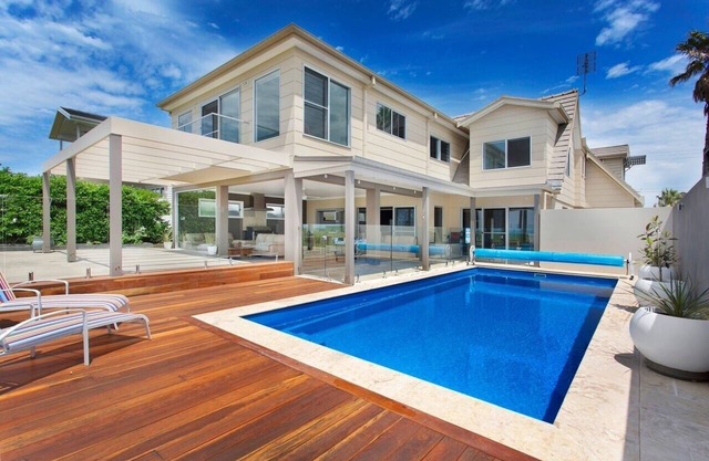 Wenn Sie nach einem luxuriösen Ferienhaus am Wasser suchen, dann sind Sie hier genau richtig