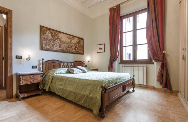 Il Battistero Apt - Luxury Apartments at 20 steps from Duomo; Elevator equipped.